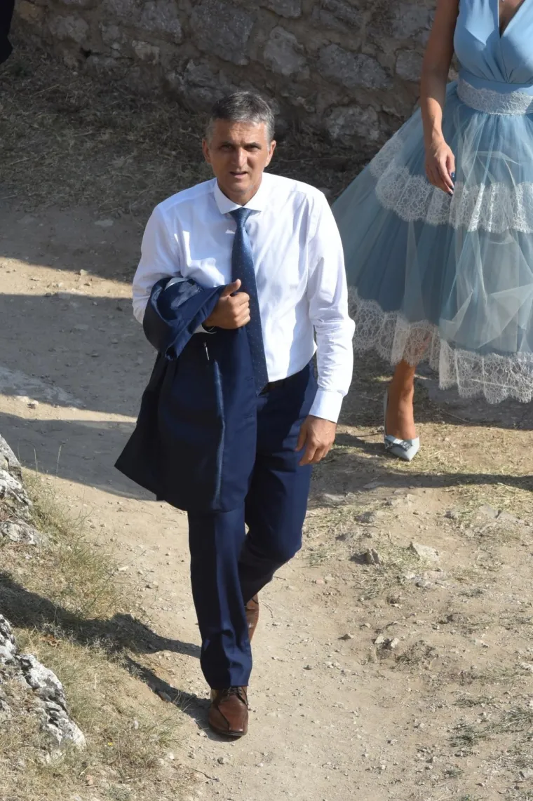 Dolazak uzvanika na svečani program na kninskoj tvrđavi povodom Dana pobjede  05.08.2018., Knin - Dolazak uzvanika na svecani program na tvrdjavi povodom Dana pobjede i domovinske zahvalnosti te Dana hrvatskih branitelja. 
Goran Maric. Photo: Hrvoje Jelavic/PIXSELL