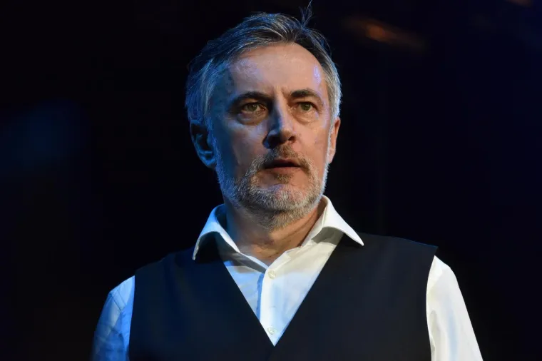 LIDIJA I &Scaron;KORO ZAPJEVALI NA PROSLAVI GODI&Scaron;NJICE OLUJE: Lille pokazala noge u ultrakratkoj haljini