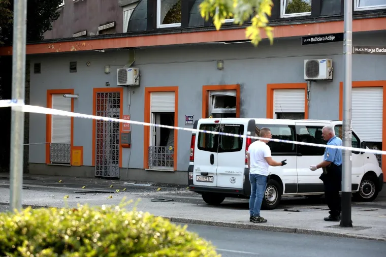 Policijski očevid u Adžijinoj ulici gdje je do&scaron;lo do eksplozije