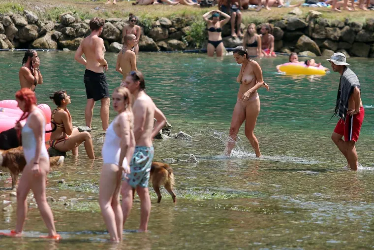 ZAVIRITE NA NAJOTKAČENIJI FESTIVAL U HRVATSKOJ: Tisuće mladih iz cijelog svijeta uživa u netaknutoj prirodi i psihodeličnoj glazbi