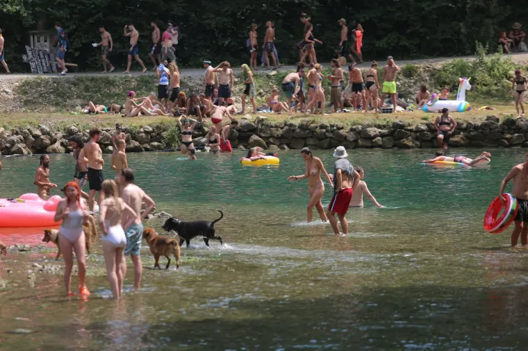 ZAVIRITE NA NAJOTKAČENIJI FESTIVAL U HRVATSKOJ: Tisuće mladih iz cijelog svijeta uživa u netaknutoj prirodi i psihodeličnoj glazbi