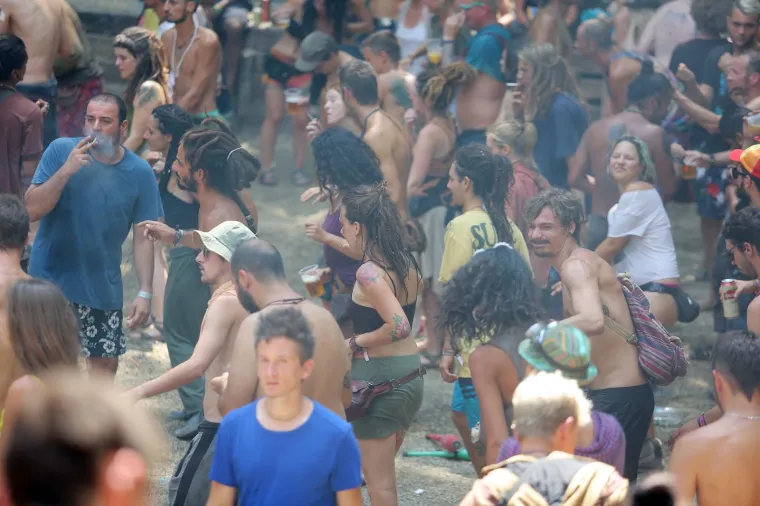 ZAVIRITE NA NAJOTKAČENIJI FESTIVAL U HRVATSKOJ: Tisuće mladih iz cijelog svijeta uživa u netaknutoj prirodi i psihodeličnoj glazbi