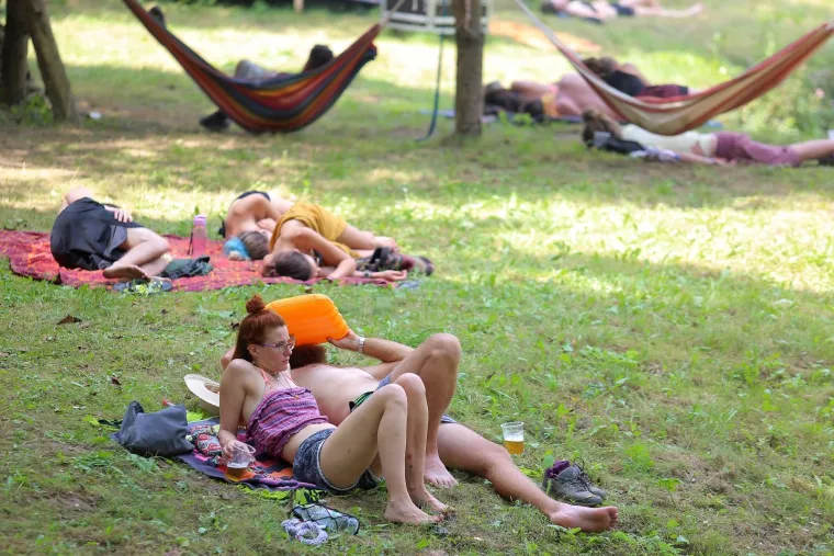 ZAVIRITE NA NAJOTKAČENIJI FESTIVAL U HRVATSKOJ: Tisuće mladih iz cijelog svijeta uživa u netaknutoj prirodi i psihodeličnoj glazbi