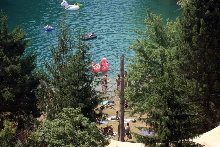 ZAVIRITE NA NAJOTKAČENIJI FESTIVAL U HRVATSKOJ: Tisuće mladih iz cijelog svijeta uživa u netaknutoj prirodi i psihodeličnoj glazbi