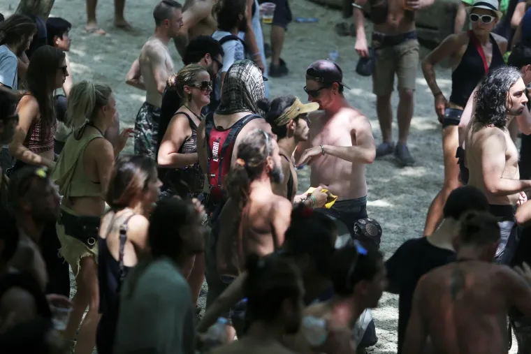 ZAVIRITE NA NAJOTKAČENIJI FESTIVAL U HRVATSKOJ: Tisuće mladih iz cijelog svijeta uživa u netaknutoj prirodi i psihodeličnoj glazbi