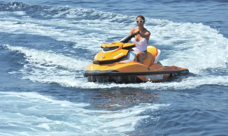 EVO KAKO DANAS IZGLEDA BIVŠA VODITELJICA 'GOLIH VIJESTI': Atraktivna Splićanka i dalje privlači poglede gdje god se pojavi