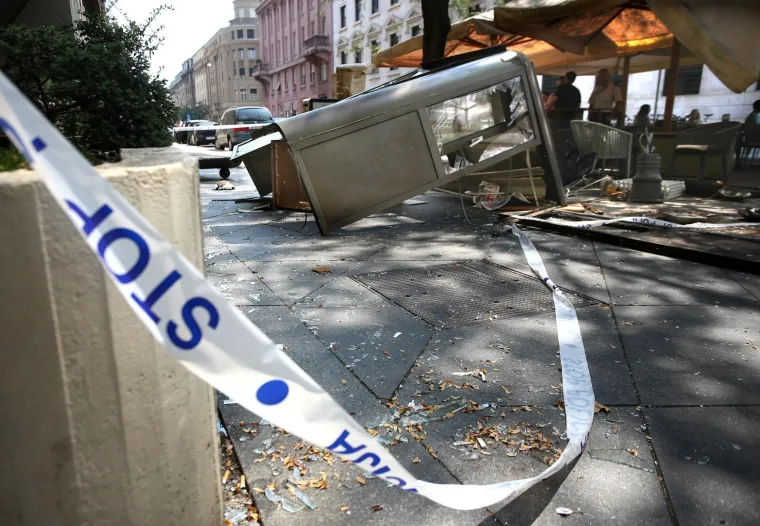Automobilom se zaletio u pje&scaron;ačku zonu i uni&scaron;tio za&scaron;titarsku kućicu u Martićevoj