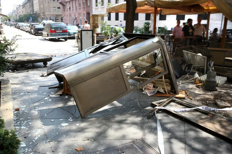 Automobilom se zaletio u pje&scaron;ačku zonu i uni&scaron;tio za&scaron;titarsku kućicu u Martićevoj