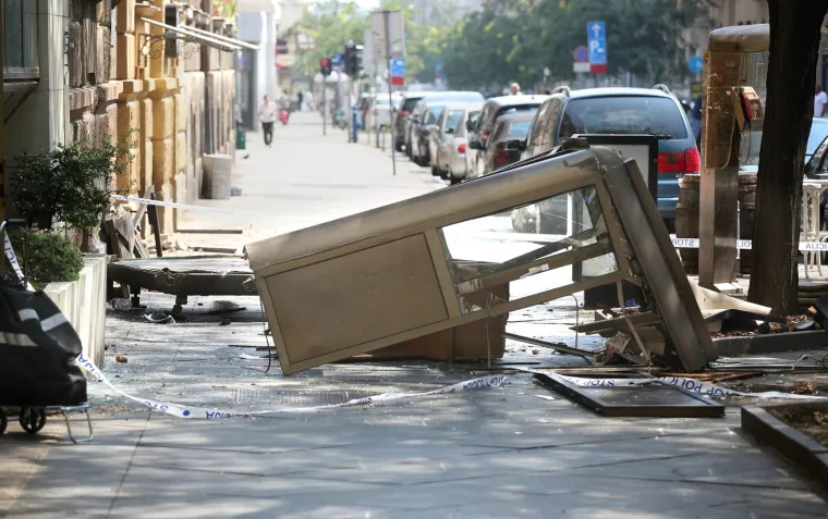 Automobilom se zaletio u pje&scaron;ačku zonu i uni&scaron;tio za&scaron;titarsku kućicu u Martićevoj