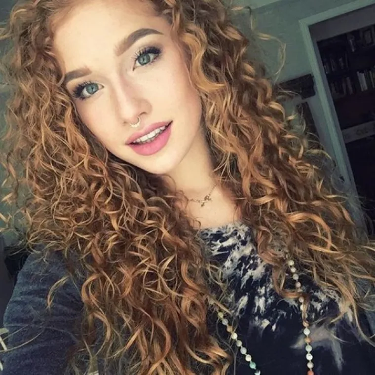 TOLIKO SEKSI DA IM I KOSA IMA OBLINE: Jedva dočekale ljeto da mogu barem odjeću skinuti