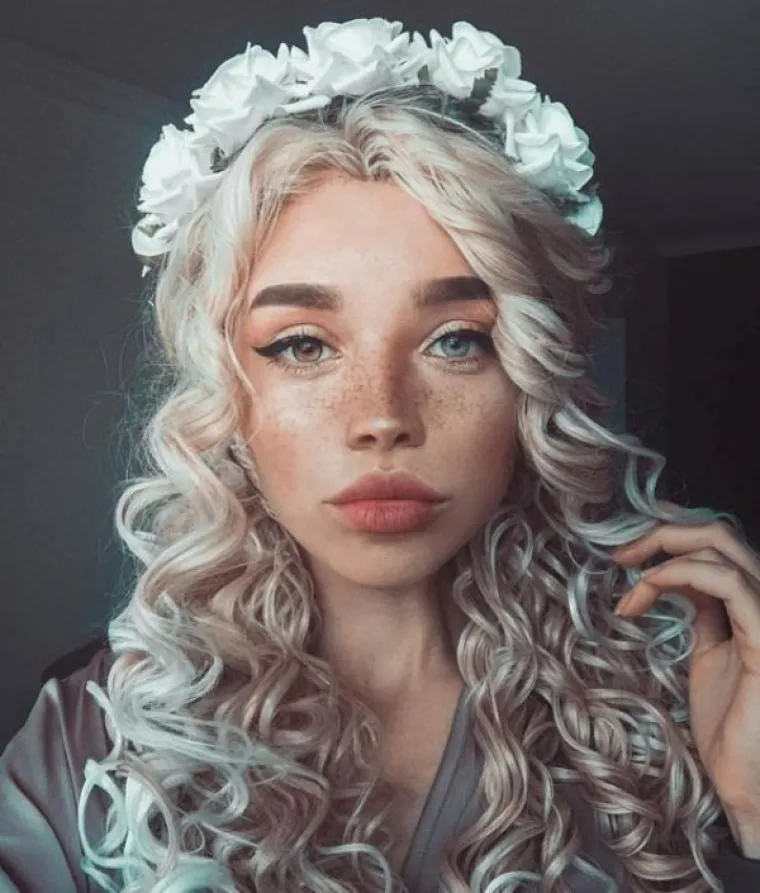 TOLIKO SEKSI DA IM I KOSA IMA OBLINE: Jedva dočekale ljeto da mogu barem odjeću skinuti