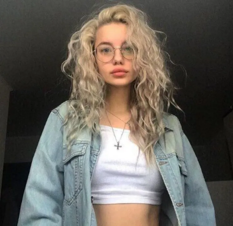 TOLIKO SEKSI DA IM I KOSA IMA OBLINE: Jedva dočekale ljeto da mogu barem odjeću skinuti