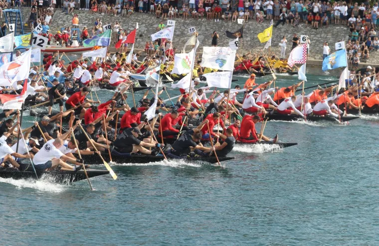 Počeo 21. maraton lađa, predsjednica: 'Želim da danas svi imaju srce vatreno'
