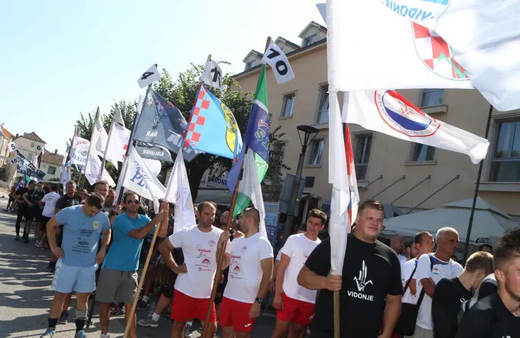 21. Maraton lađa održava se na rijeci Neretvi