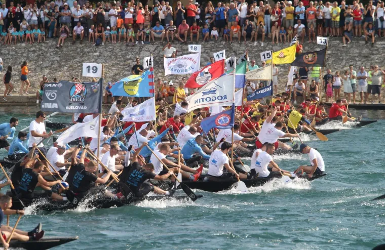 21. Maraton lađa održava se na rijeci Neretvi