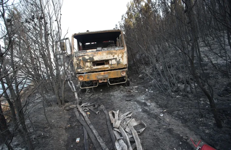Vatrogasci probdjeli cijelu noć na požari&scaron;tu kod Lokve Rogoznice