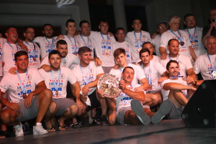 Predsjednica uručila &scaron;tit Kneza Domagoja pobjedničkoj ekipi Stabline