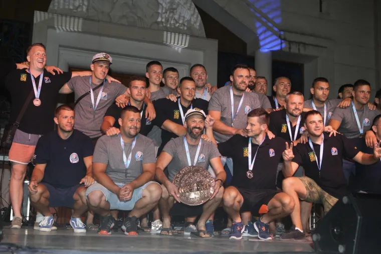 Predsjednica uručila &scaron;tit Kneza Domagoja pobjedničkoj ekipi Stabline