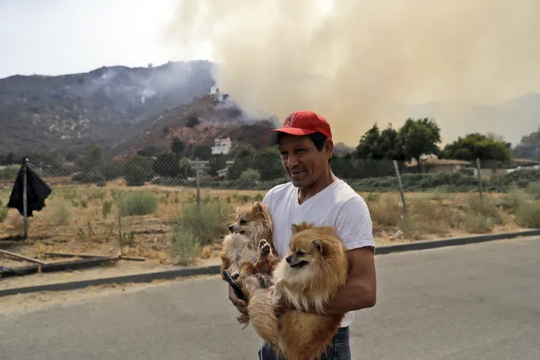 Vi&scaron;e od 100 velikih &scaron;umskih požara plamti u SAD-u