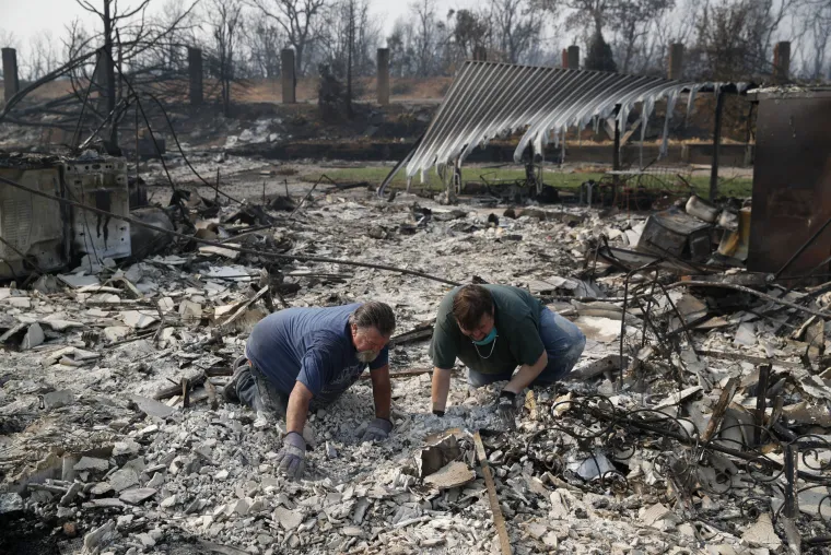 Vi&scaron;e od 100 velikih &scaron;umskih požara plamti u SAD-u