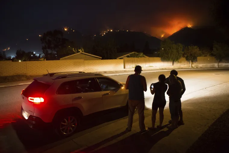 Vi&scaron;e od 100 velikih &scaron;umskih požara plamti u SAD-u