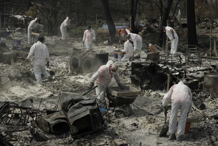 Vi&scaron;e od 100 velikih &scaron;umskih požara plamti u SAD-u