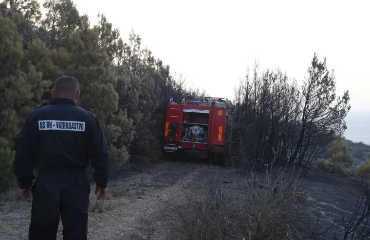VATROGASCI, HVALA VAM: Probdjeli su cijelu noć na požarištu kod Lokve Rogoznice, stanje je sada OK