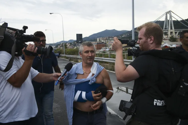 Nakon urušavanja vijadukta u Genovi spasilačke službe i dalje su u potrazi za preživjelima i tijelima stradalih, a prema posljednjim informacijama koje je objavila agencija ANSA u nesreći je poginulo najmanje 35 osoba.