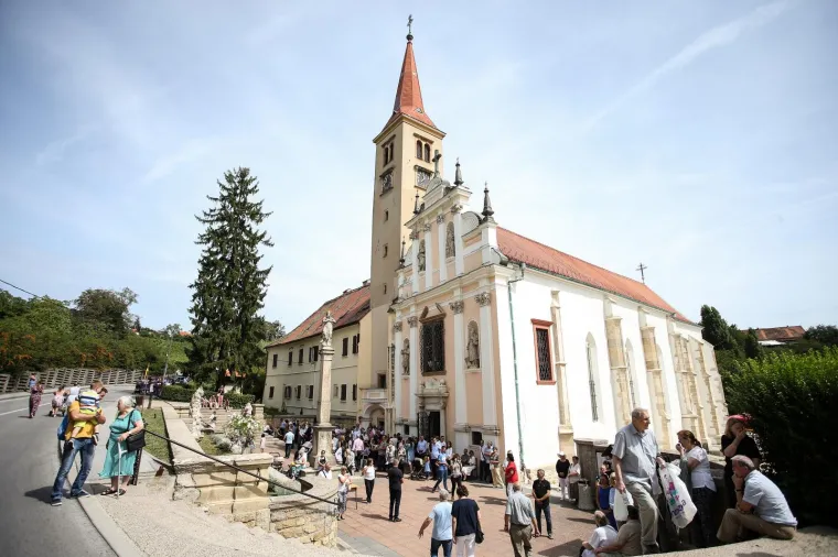 Brojni vjernici u Remetama tradicionalno obilježavaju blagdan Velike Gospe