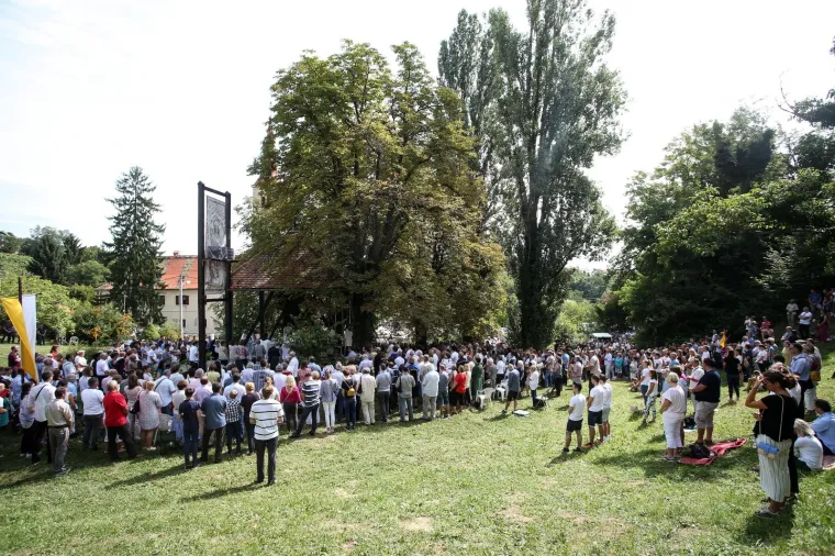 Brojni vjernici u Remetama tradicionalno obilježavaju blagdan Velike Gospe