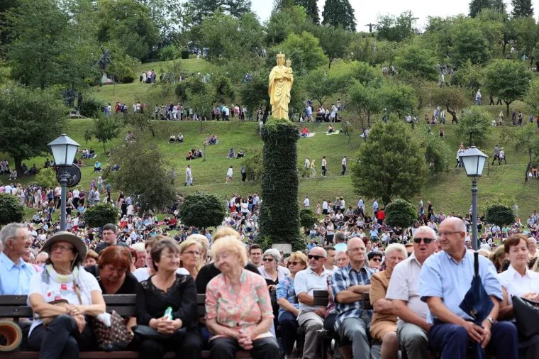 Tisuće vjernika okupile su se na proslavi blagdana Velike Gospe u Mariji Bistrici