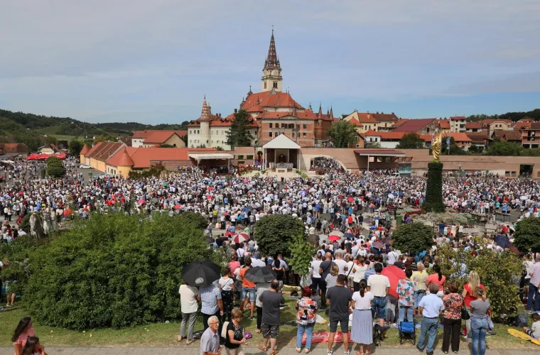 Tisuće vjernika okupile su se na proslavi blagdana Velike Gospe u Mariji Bistrici