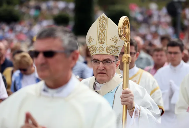 Tisuće vjernika okupile su se na proslavi blagdana Velike Gospe u Mariji Bistrici