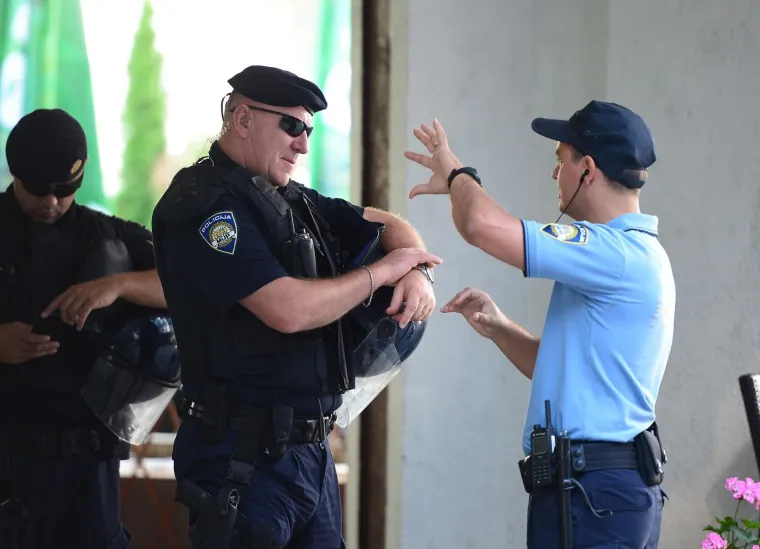 FIJASKO U ZAGREBU: Ispred Ministarstva zdravstva se okupilo pet prosvjednica