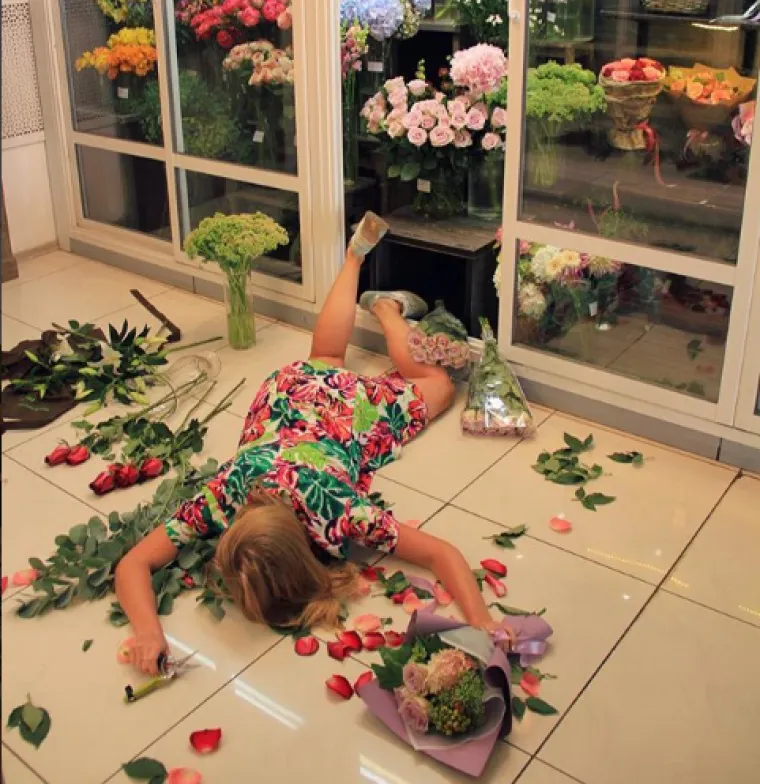 Rusi pokrenuli novi Instagram trend: Milijuna&scaron;i na veliko padaju iz  privatnih aviona i jahti