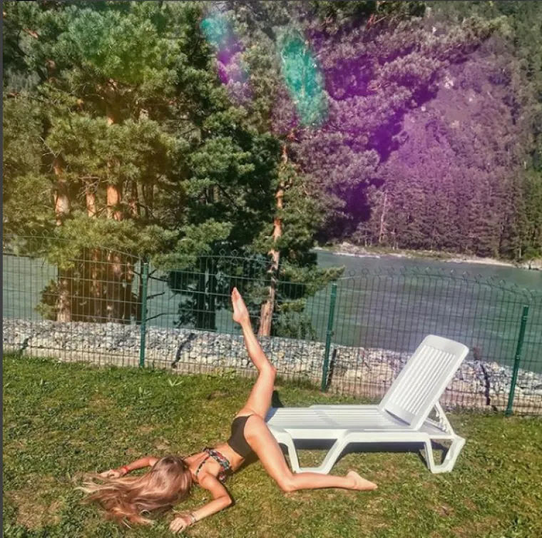 Rusi pokrenuli novi Instagram trend: Milijuna&scaron;i na veliko padaju iz  privatnih aviona i jahti