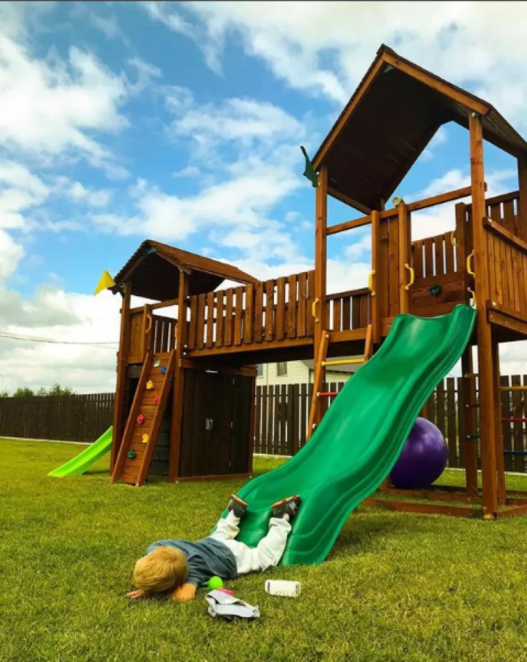 Rusi pokrenuli novi Instagram trend: Milijuna&scaron;i na veliko padaju iz  privatnih aviona i jahti