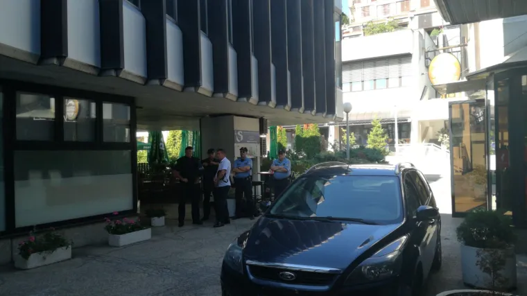 Samo pet prosvjednica ispred Ministarstva zdravstva: 'Ministar je direktno kriv!'