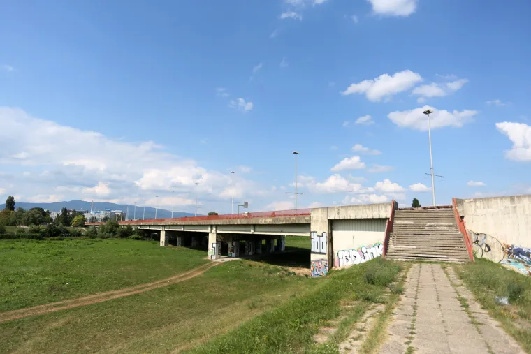 FOTO Ovo ba&scaron; nije dobro: Pogledajte kako izgleda Jadranski most u Zagrebu