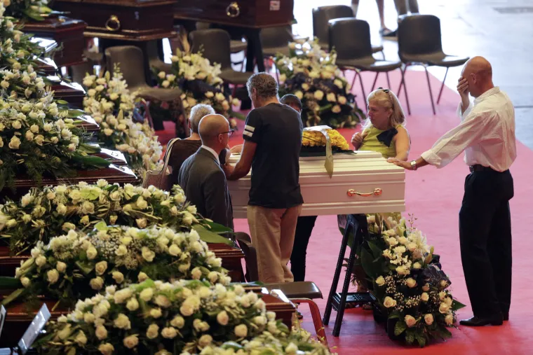 Dan žalosti u Italiji i pokop stradalih u rušenju vijadukta u Genovi