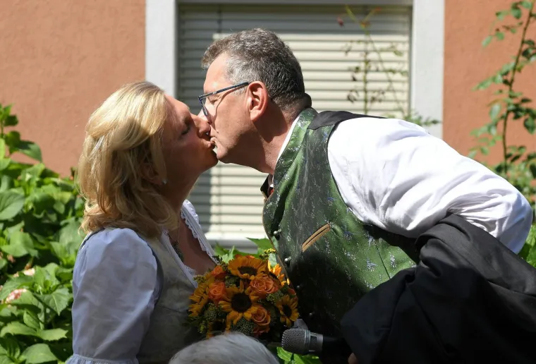 Sigurno niste mislili da ćete ovo ikad vidjeti: Putin zaplesao na vjenčanju