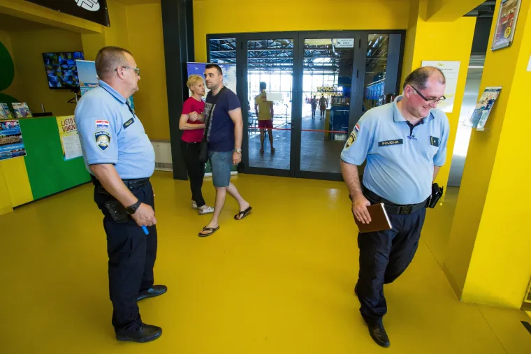 U požaru na vukovarskom bazenu izgorjela sauna, nema ozlijeđenih