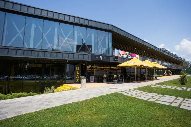 U požaru na vukovarskom bazenu izgorjela sauna, nema ozlijeđenih