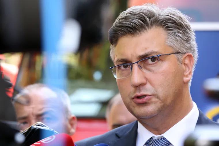 Plenković posjetio Centar za koordinaciju, vođenje i ga&scaron;enje požara na priobalju