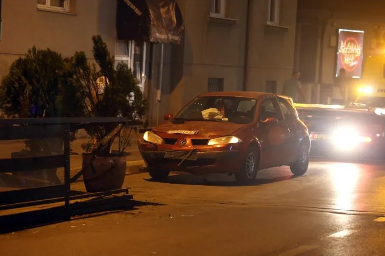 Automobilom se zaletio u terasu kafića u Krapinskoj ulici u Zagrebu