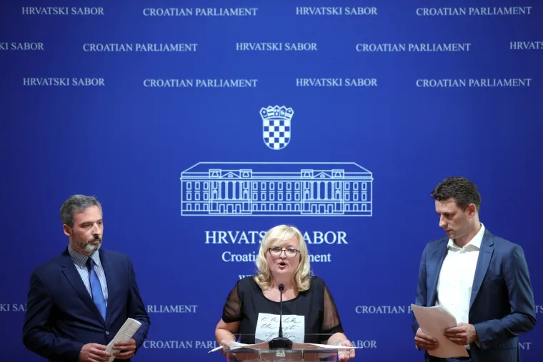 Mostovci iznijeli 52 razloga za smjenu Kujundžića