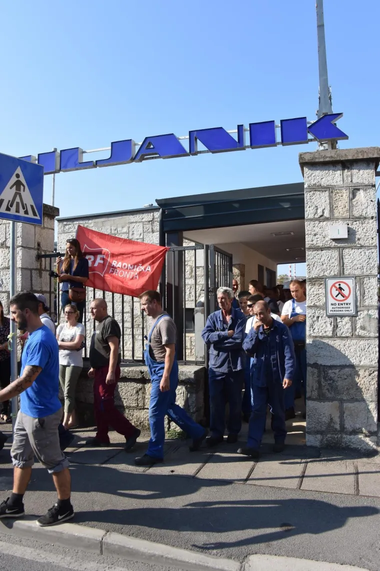 Radnici Uljanika iza&scaron;li na ulice i blokirali promet: 'Upravo, odlazi!'