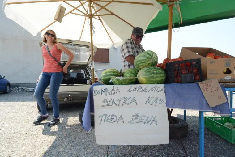 Neviđena kreativnost: Uz ovako odličnu reklamu, lubenice će se sigurno same prodati