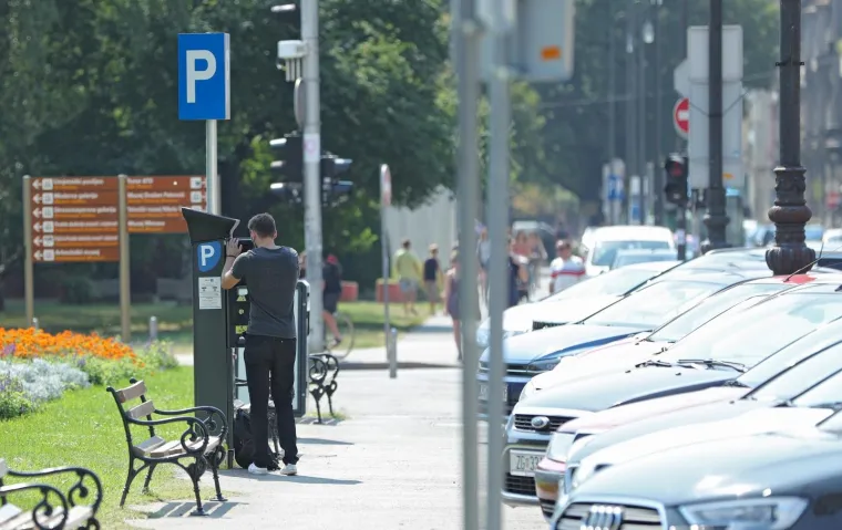 Parkiranje u Zagrebu moći će se plaćati kreditnim karticama
