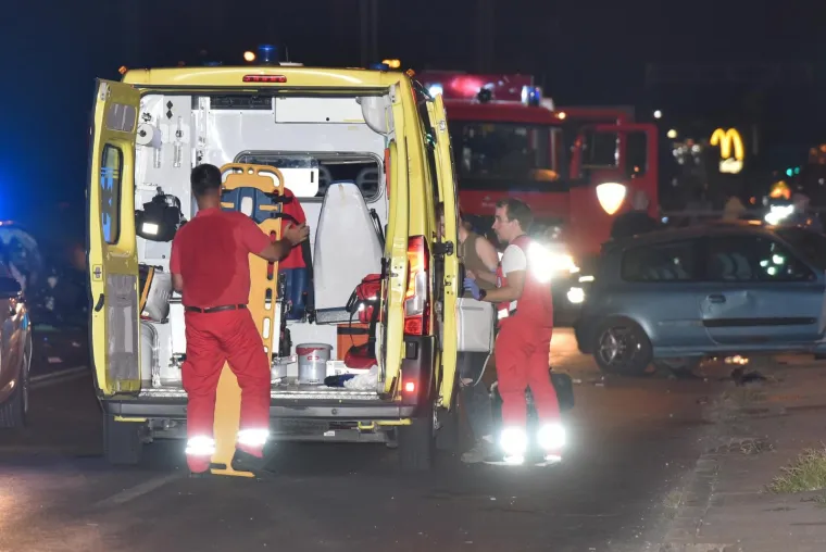 TE&Scaron;KA PROMETNA NESREĆA U ZAGREBU: Poginule dvije osobe, troje ozlijeđenih